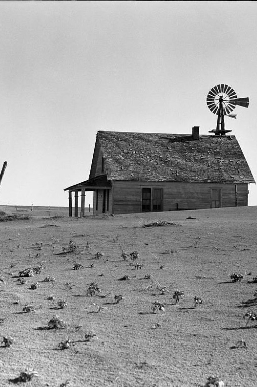 An abandoned farm north of Dalhart, Texas, 1938